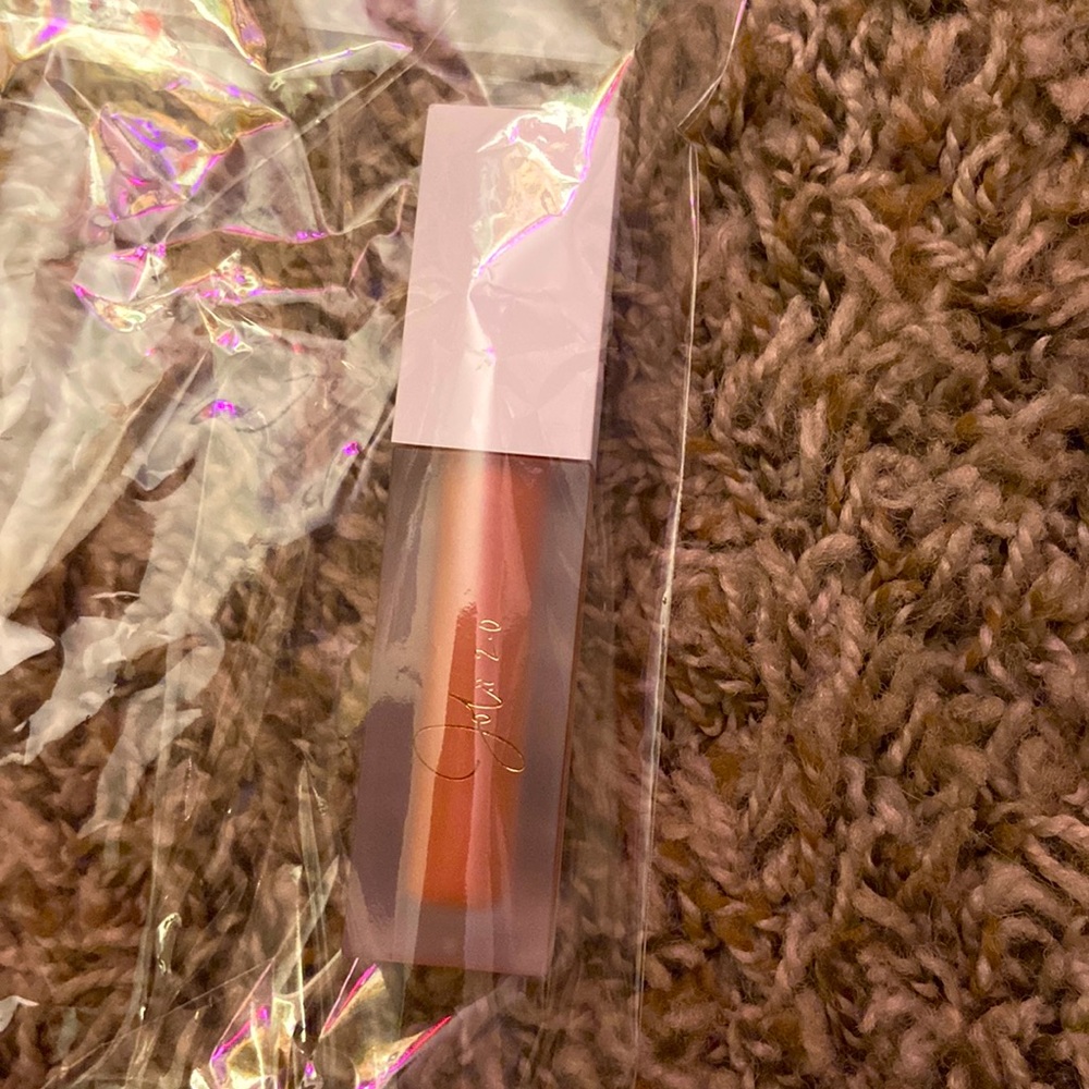 Jolie 2.0 lustre lip gloss still in packaging